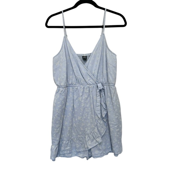 Wild Fable Daisy Floral Romper Light Baby Blue - Picture 2 of 6